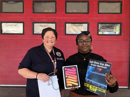 Kings Trust Team Manager Sarah Quinn and student Khadijah Mumuni accepting her prize